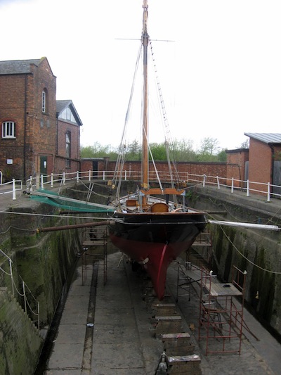 Uma dry dock em Gloucester, Inglaterra.